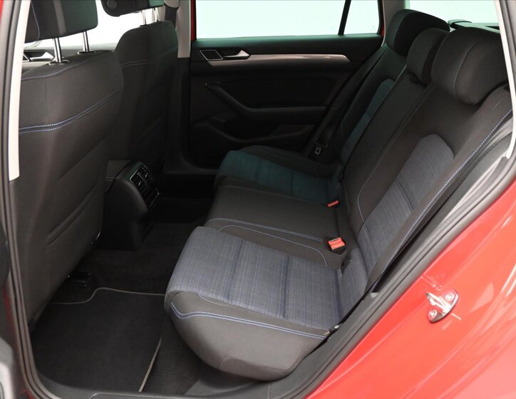 Volkswagen Passat Kombi 1,4 l 115 kw