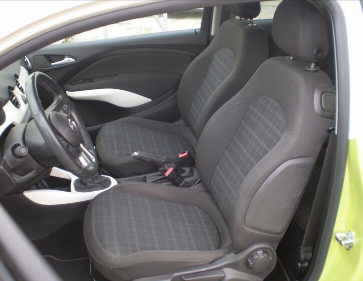 Opel Adam Hatchback 1,4 l 64 kw