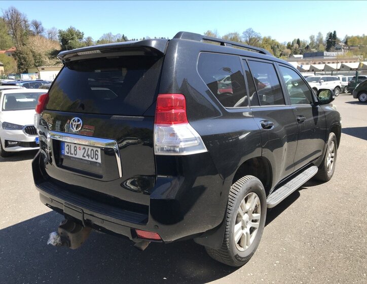 Toyota Land Cruiser Kombi 3,0 l 127 kw