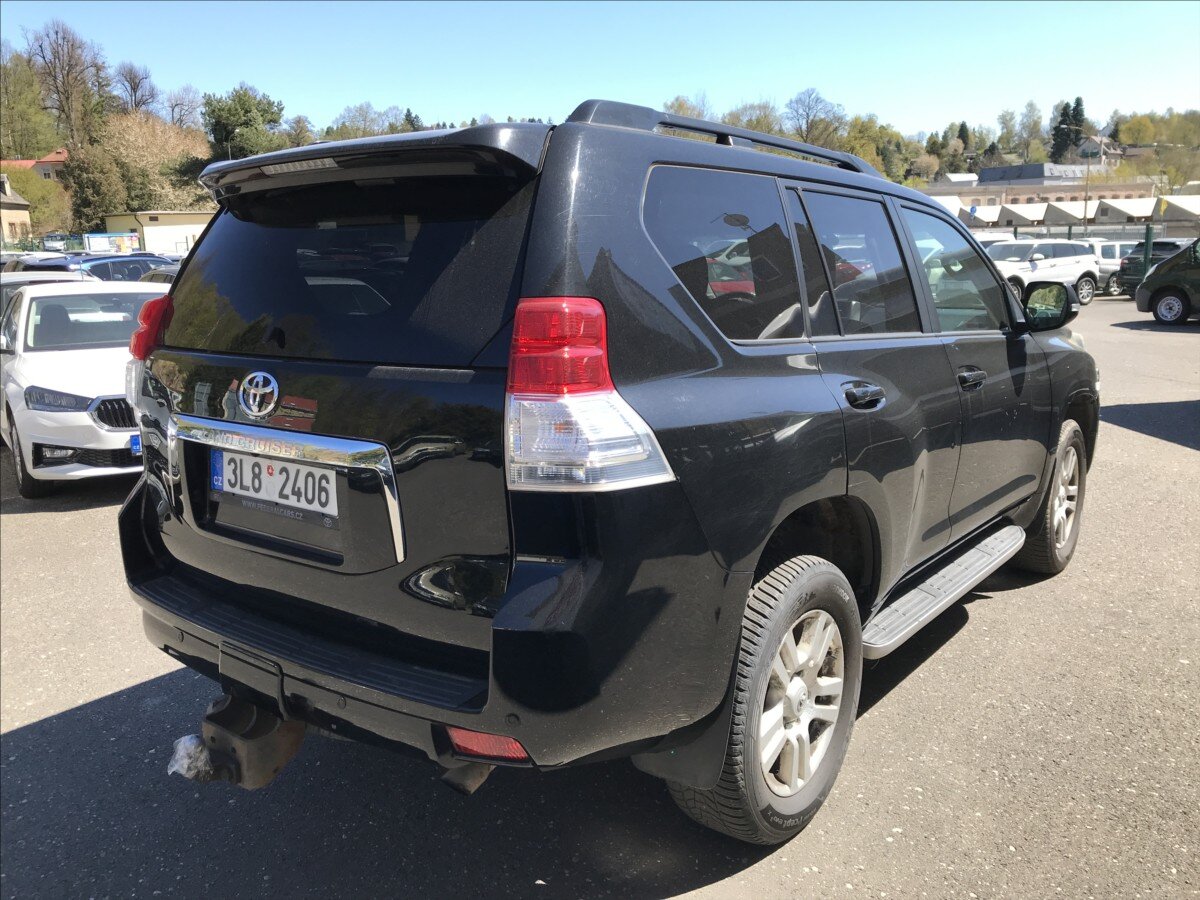 Toyota Land Cruiser Kombi 3,0 l 127 kw