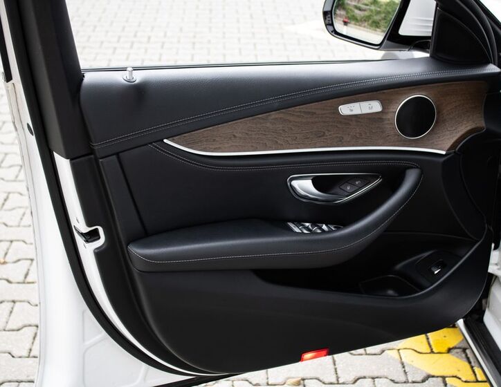 Mercedes-Benz Třídy E 28