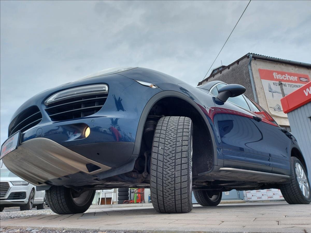 Porsche Cayenne SUV / Terénní 3,0 l 245 kw