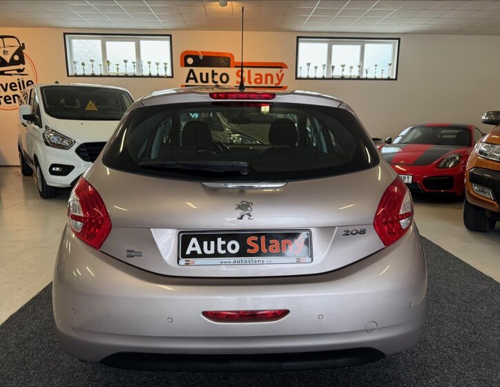 Peugeot 208 Hatchback 1,4 l 70 kw