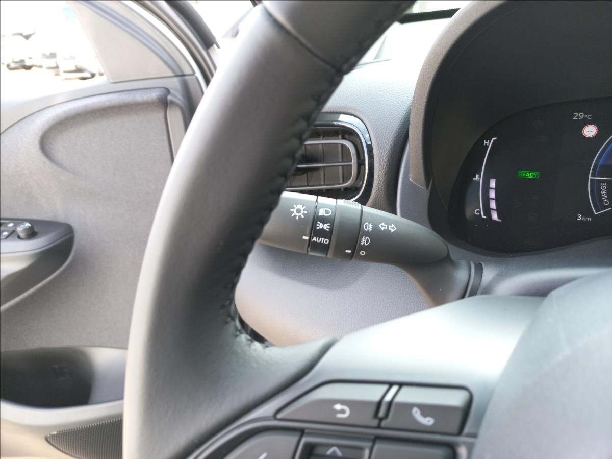 Toyota Yaris Cross CUV 1,5 l 68 kw