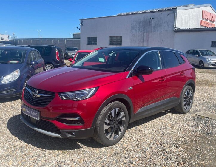 Opel Grandland X SUV / Terénní 1,2 l 96 kw