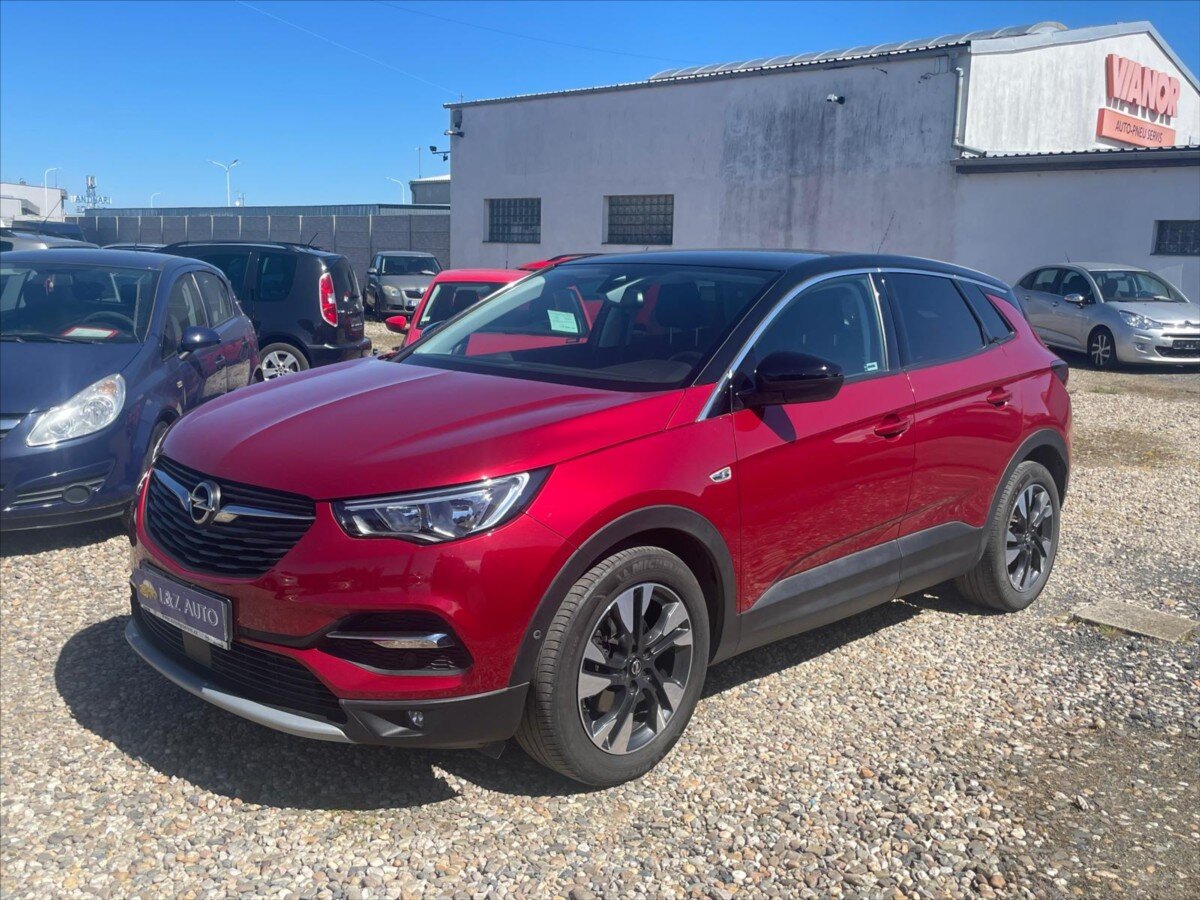 Opel Grandland X SUV / Terénní 1,2 l 96 kw