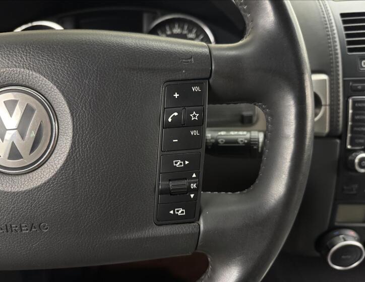 Volkswagen Touareg 11