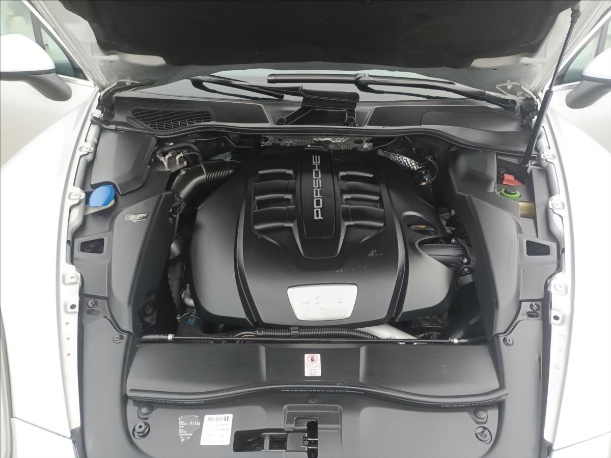 Porsche Cayenne Kombi 3,0 l 180 kw