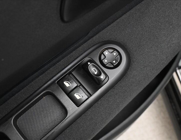 Peugeot 3008 MPV 1,6 l 82 kw