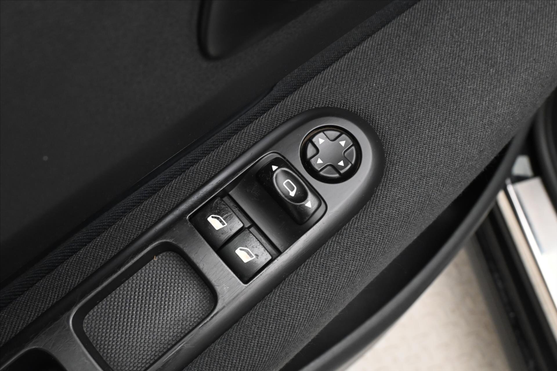 Peugeot 3008 MPV 1,6 l 82 kw