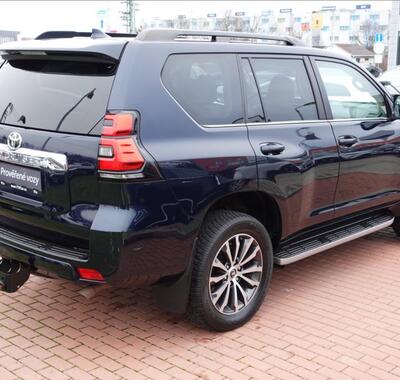 Toyota Land Cruiser 4