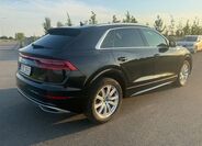 Audi Q8 5
