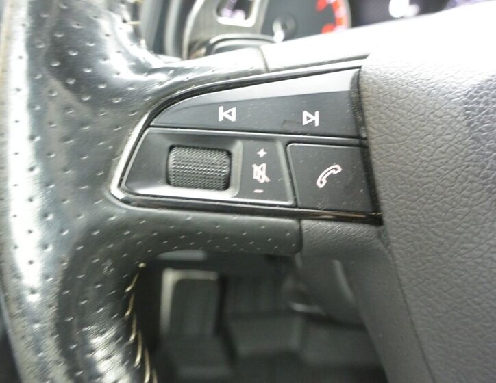 Seat Leon Hatchback 2,0 l 206 kw