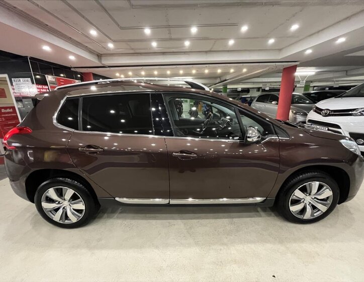 Peugeot 2008 MPV 1,2 l 60 kw