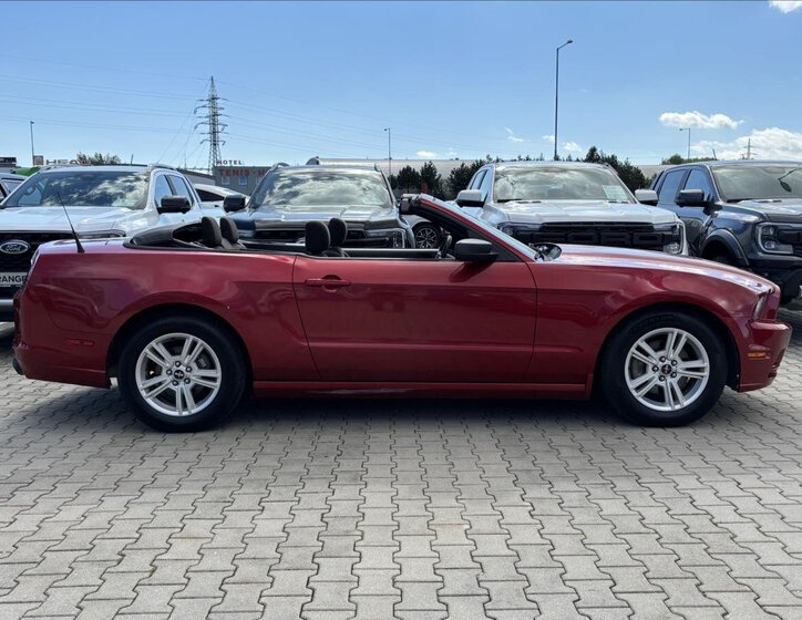 Ford Mustang Kabriolet 3,7 l 227 kw