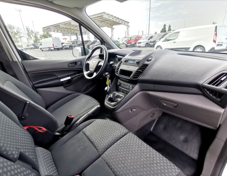 Ford Transit Connect 8