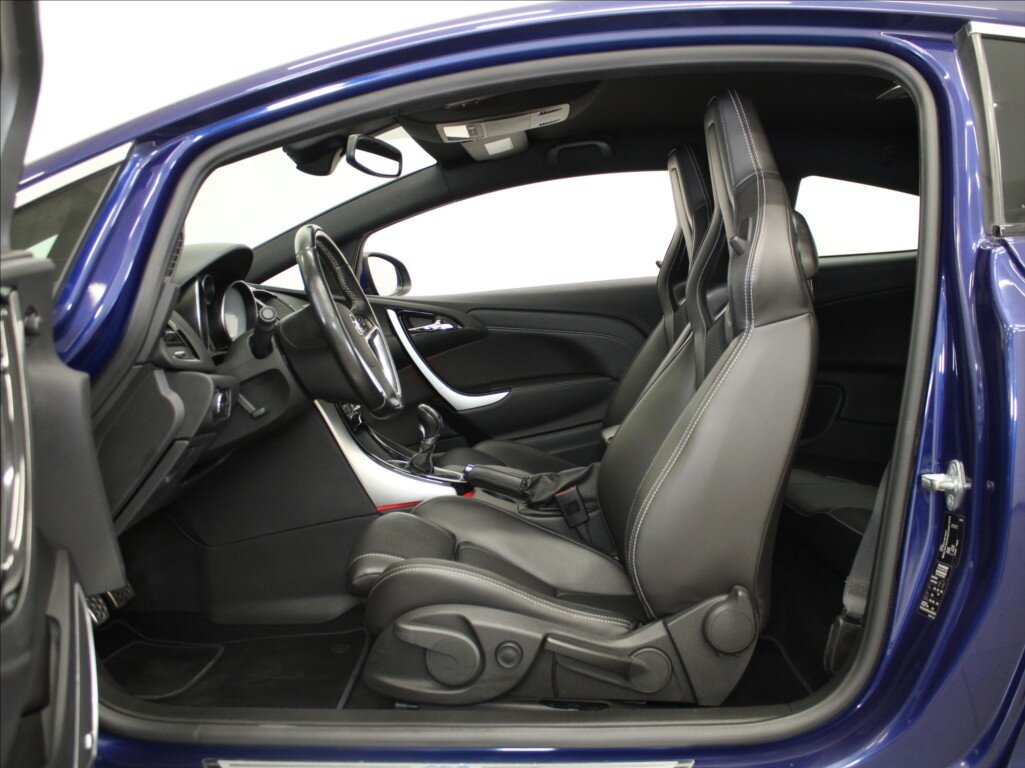 Opel Astra Hatchback 2,0 l 206 kw