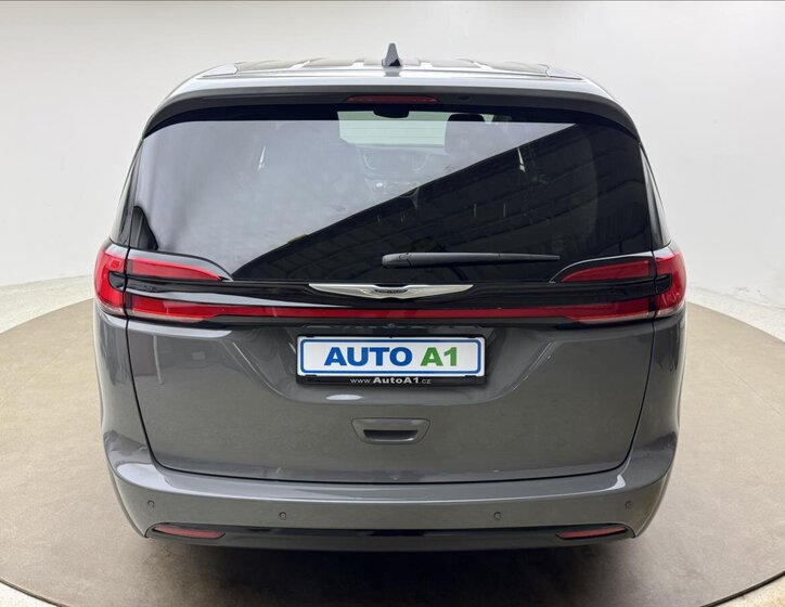 Chrysler Pacifica MPV 3,6 l 214 kw