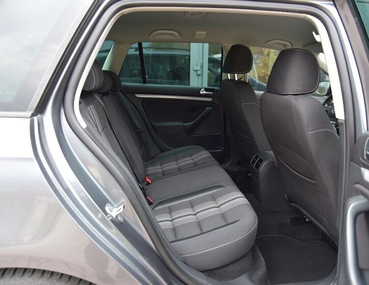 Volkswagen Golf Kombi 1,6 l 77 kw