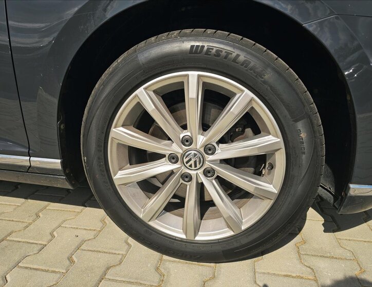 Volkswagen Passat Kombi 1,4 l 110 kw