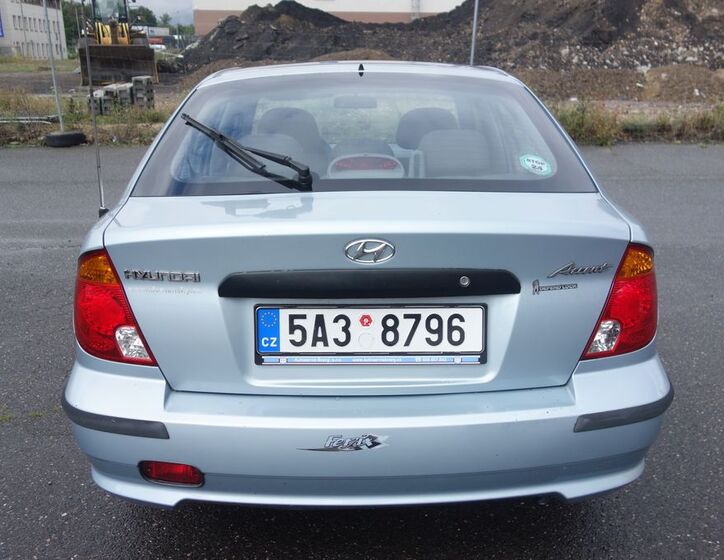Hyundai Accent 12