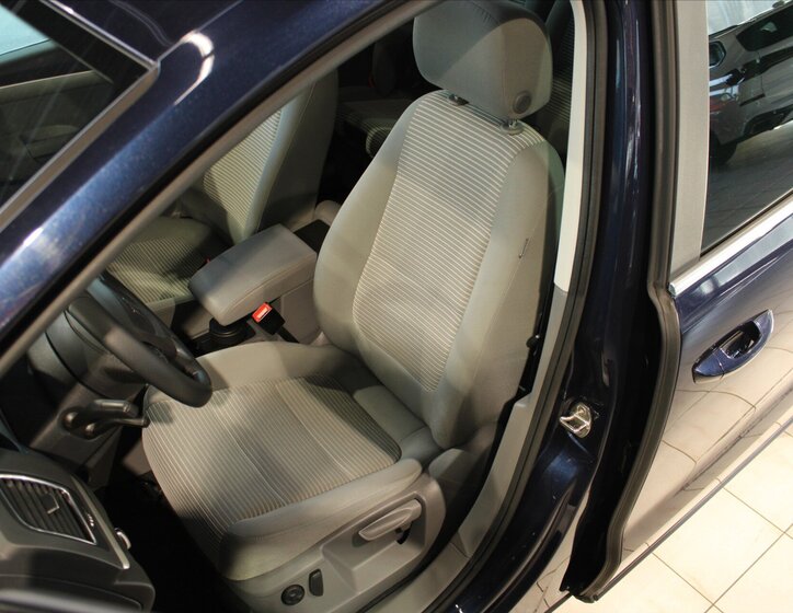 Seat Alhambra VAN-Minibus 2,0 l 130 kw