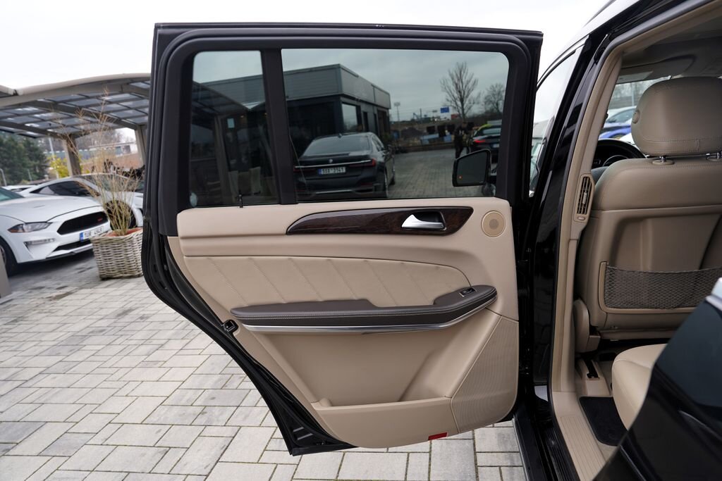 Mercedes-Benz GL SUV / Terénní 4,7 l 320 kw