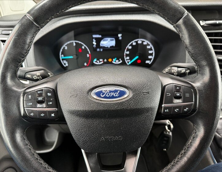 Ford Tourneo Custom MPV 2,0 l 96 kw