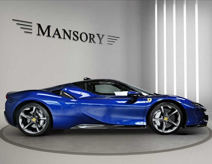 Ferrari SF90 Kupé 4,0 l 736 kw