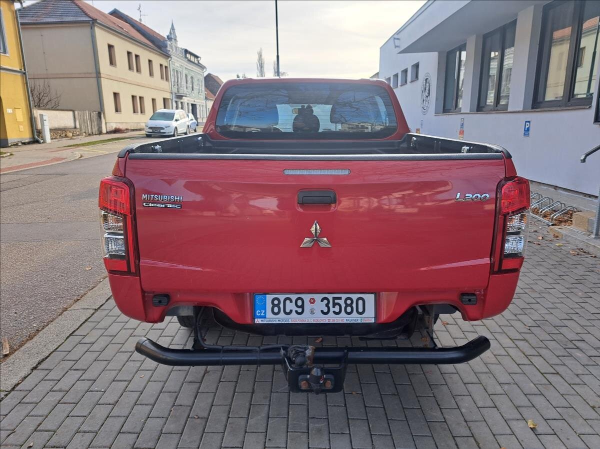 Mitsubishi L200