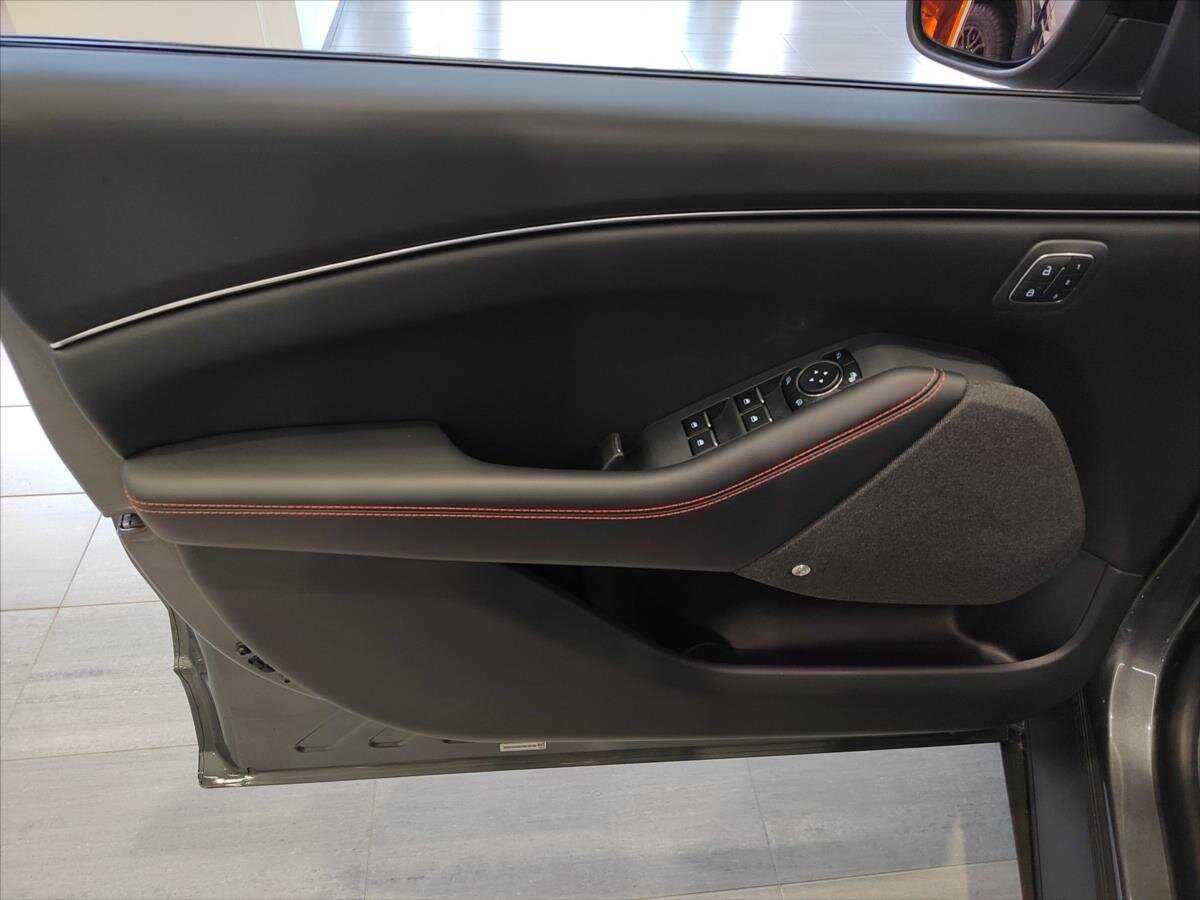 Ford Mustang Mach-E SUV 0,0 198 kw