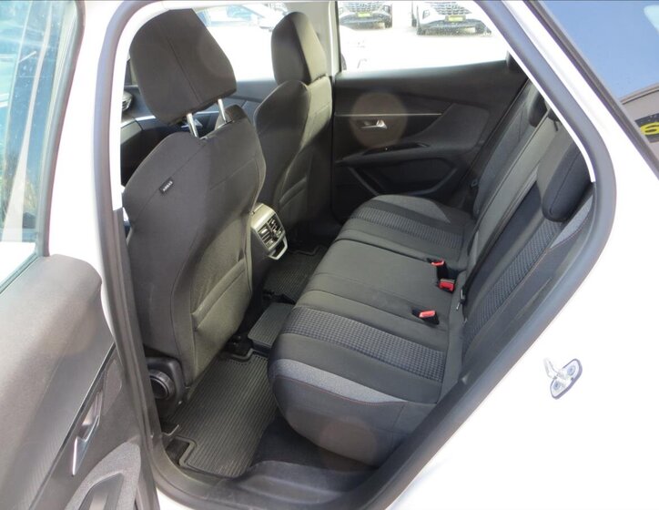 Peugeot 3008 SUV / Terénní 1,5 l 96 kw