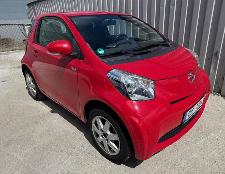 Toyota iQ Hatchback 998,0 50 kw
