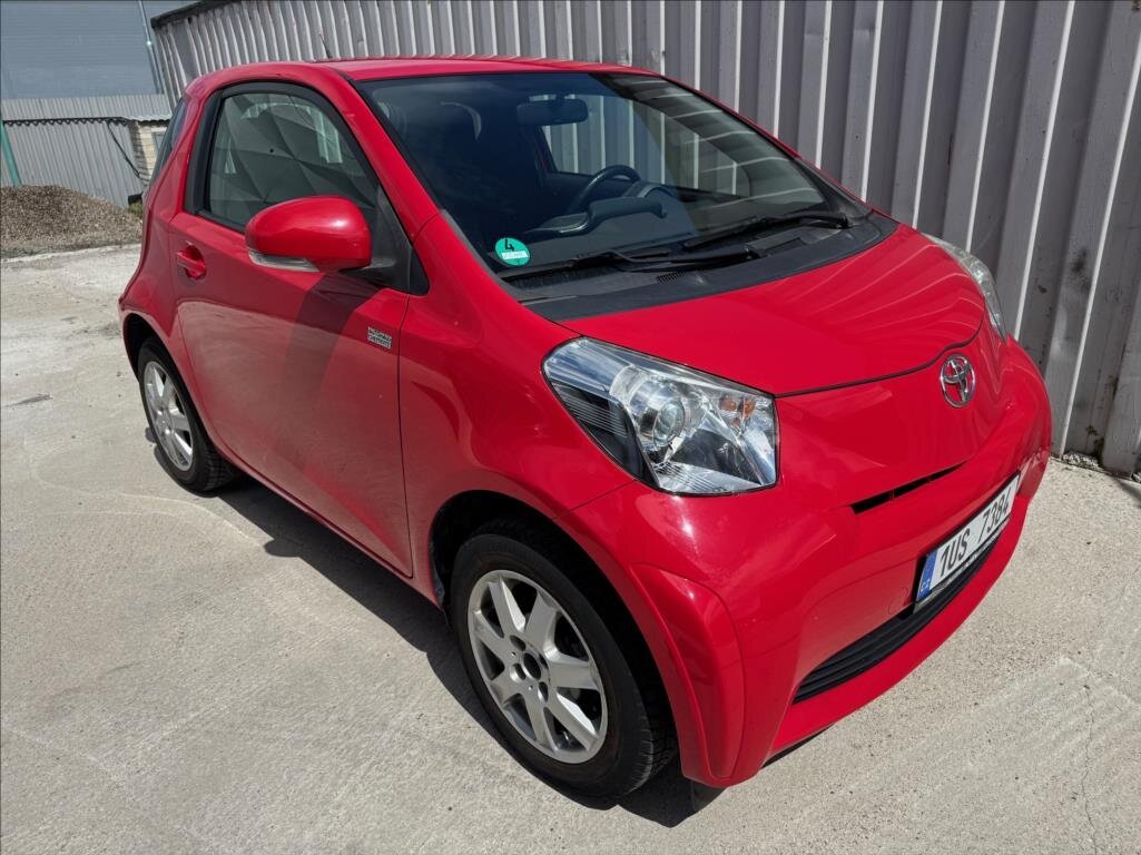 Toyota iQ Hatchback 998,0 50 kw