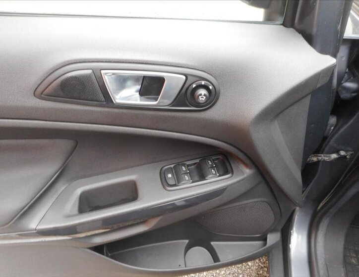 Ford EcoSport SUV / Terénní 1,5 l 82 kw