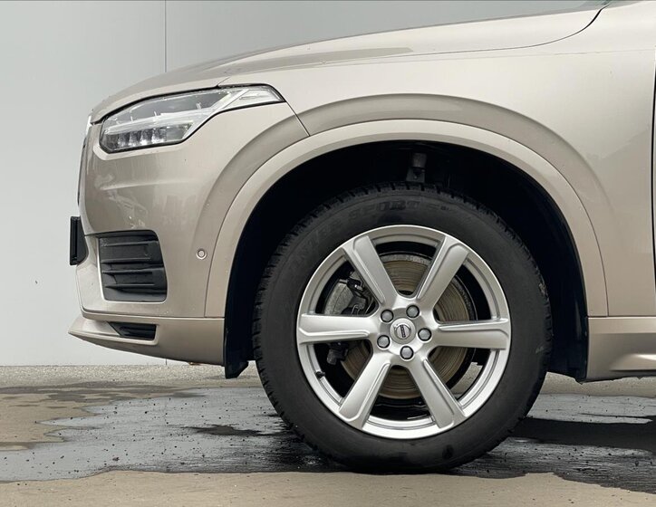 Volvo XC90 20
