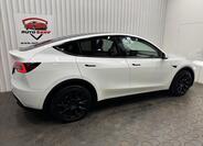 Tesla Model Y 9