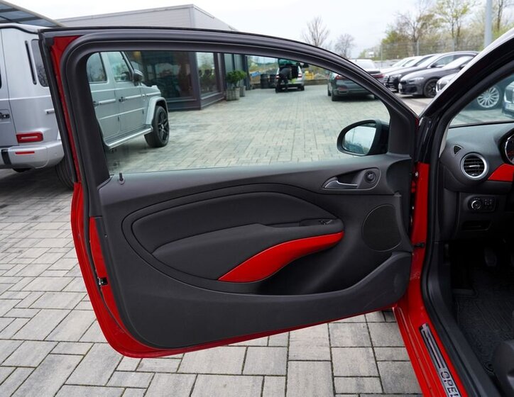 Opel Adam Hatchback 1,4 l 64 kw