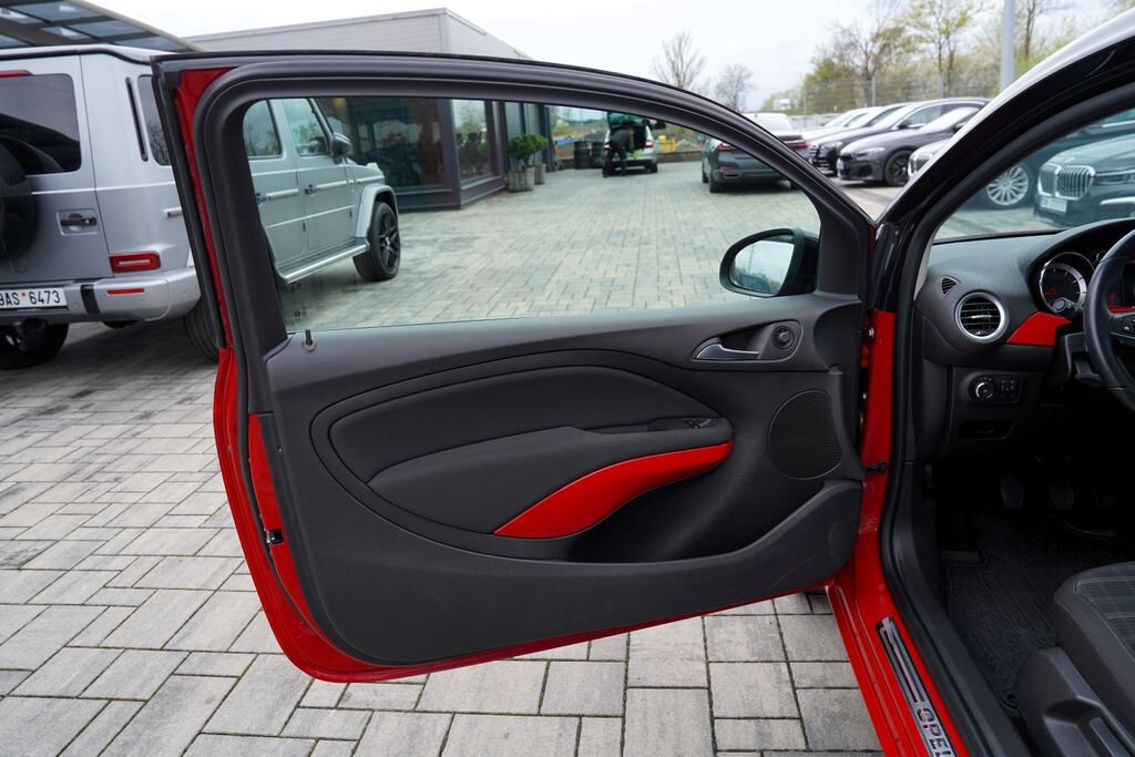 Opel Adam Hatchback 1,4 l 64 kw