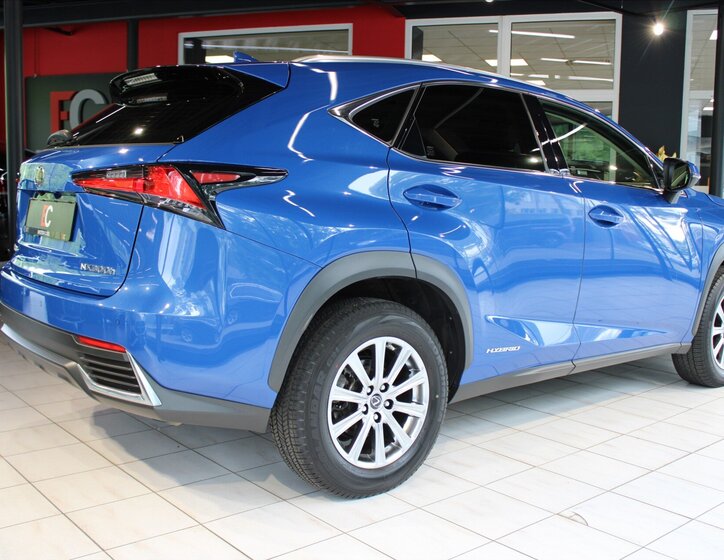 Lexus NX 300h 6