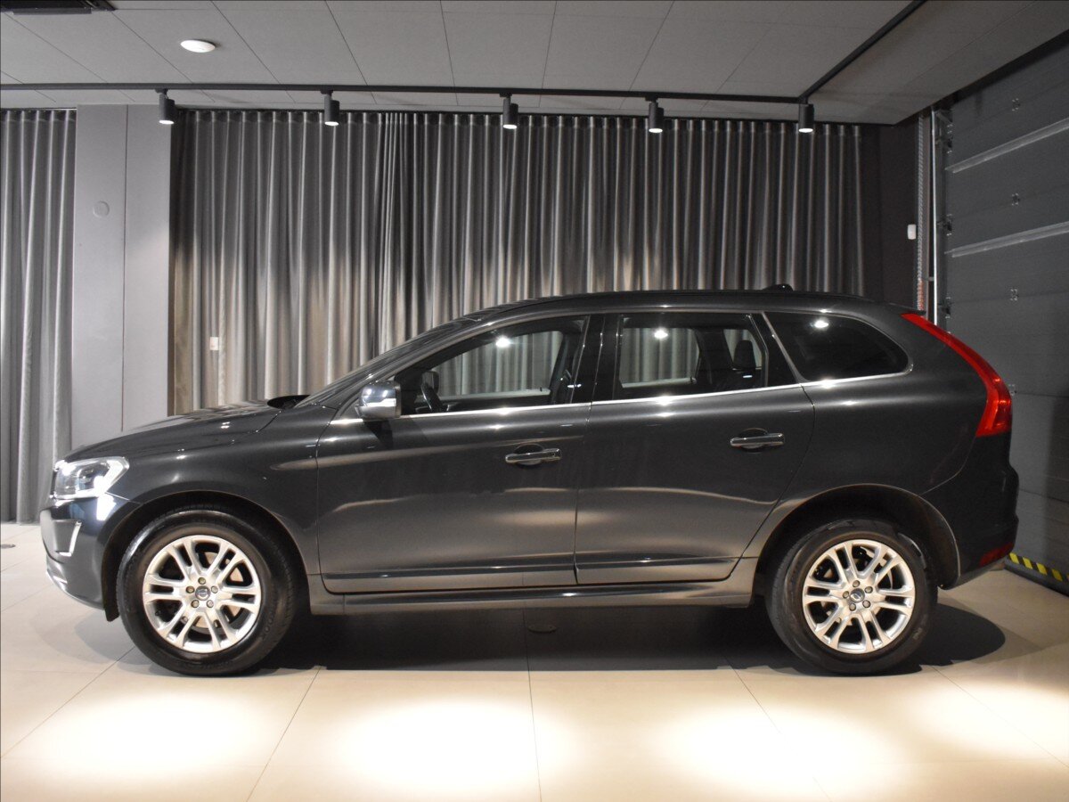 Volvo XC60 SUV / Terénní 2,0 l 100 kw