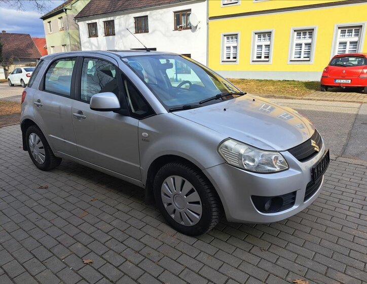 Suzuki SX4 Hatchback 1,9 l 88 kw