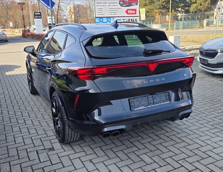 Cupra Formentor SUV / Terénní 2,0 l 245 kw