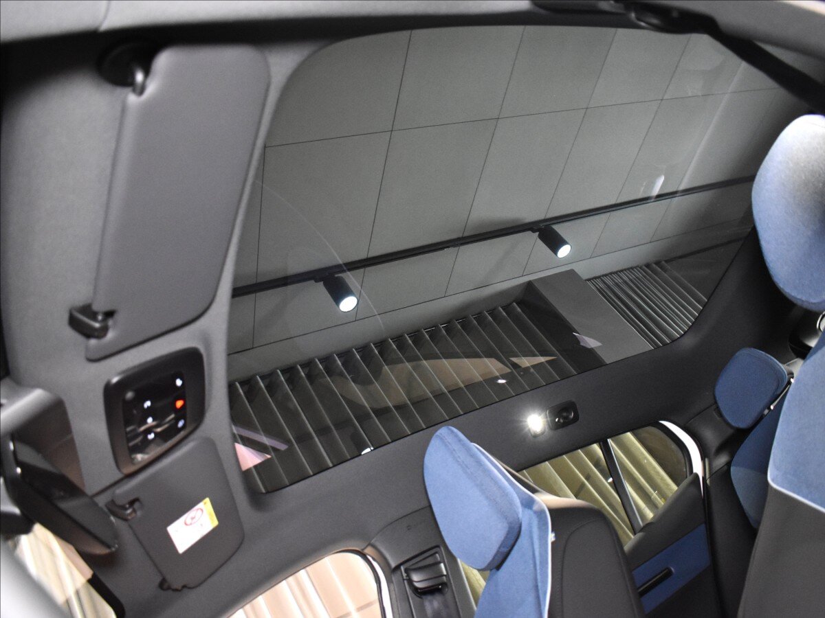 Volvo EX30 SUV / Terénní 0,0 200 kw