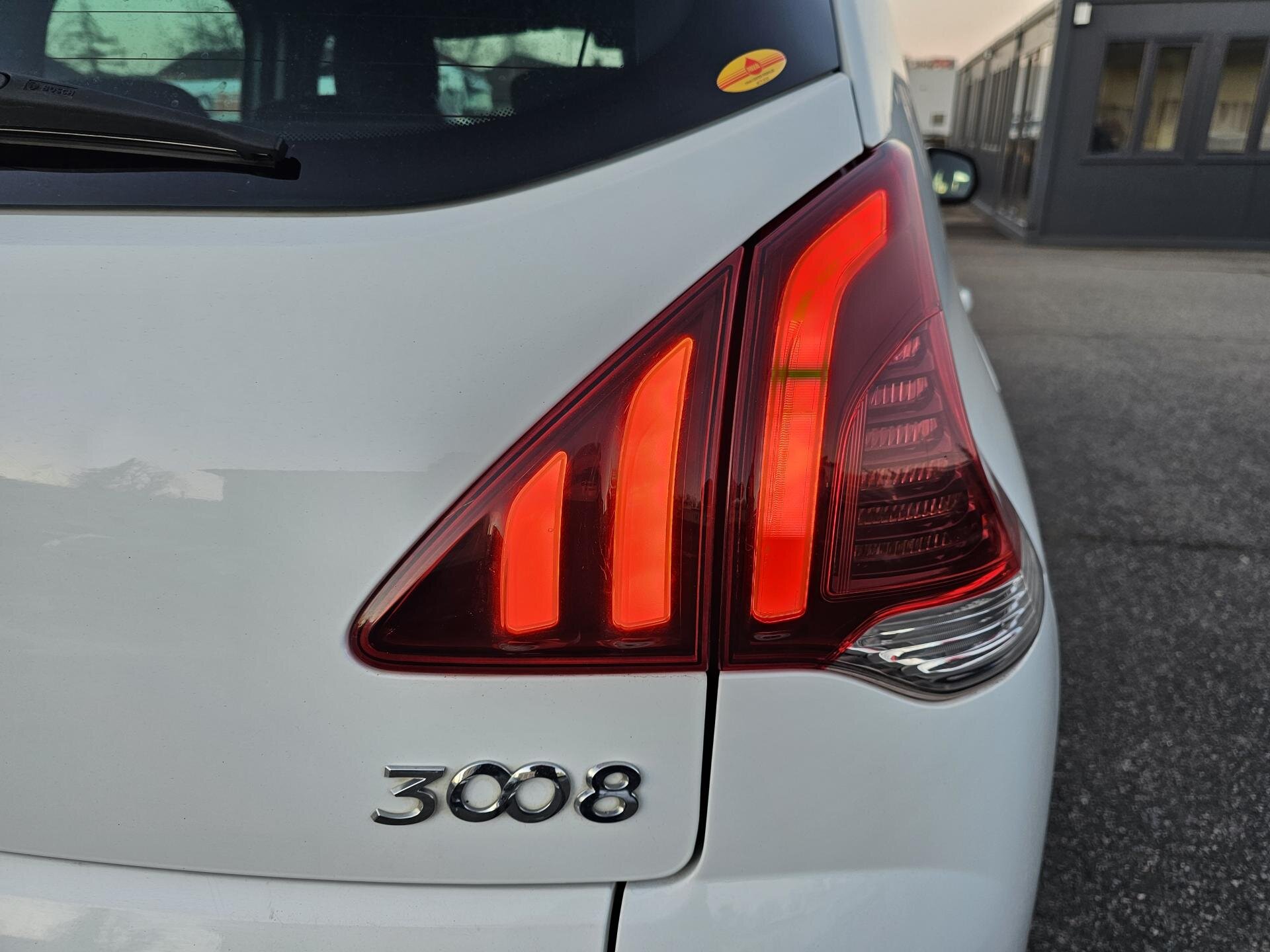 Peugeot 3008 SUV 1,2 l 96 kw