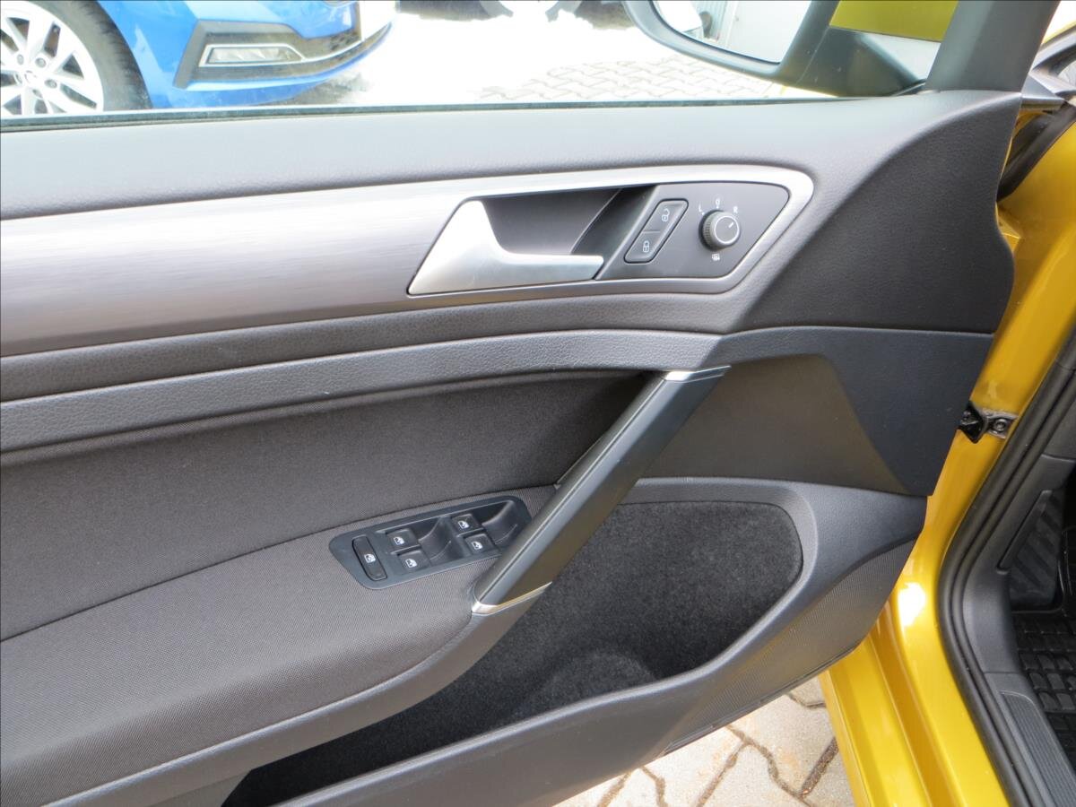 Volkswagen Golf Hatchback 999,0 85 kw