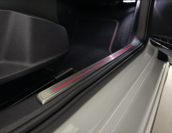 Volkswagen Golf Hatchback 2,0 l 213 kw