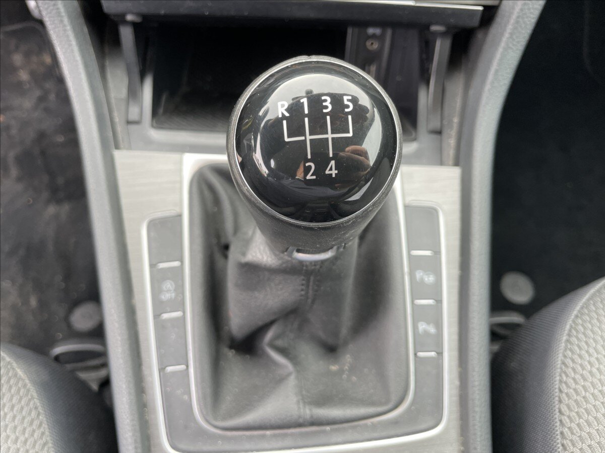 Volkswagen Golf Hatchback 1,6 l 77 kw