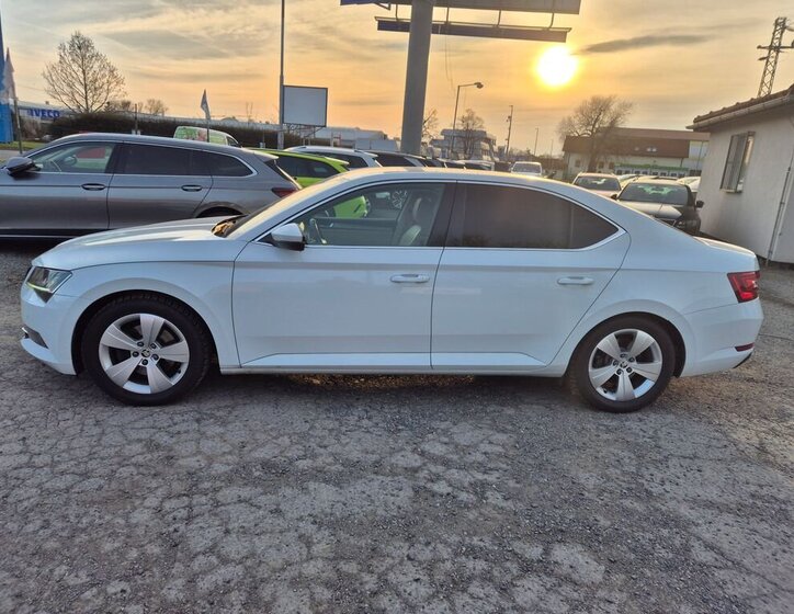 Škoda Superb Sedan / Limuzína 2,0 l 110 kw