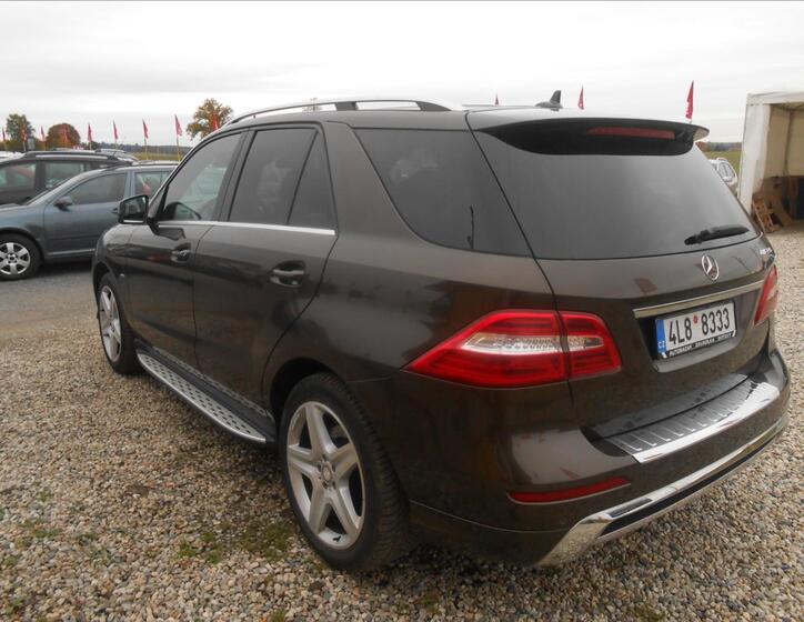 Mercedes-Benz Třídy M 8